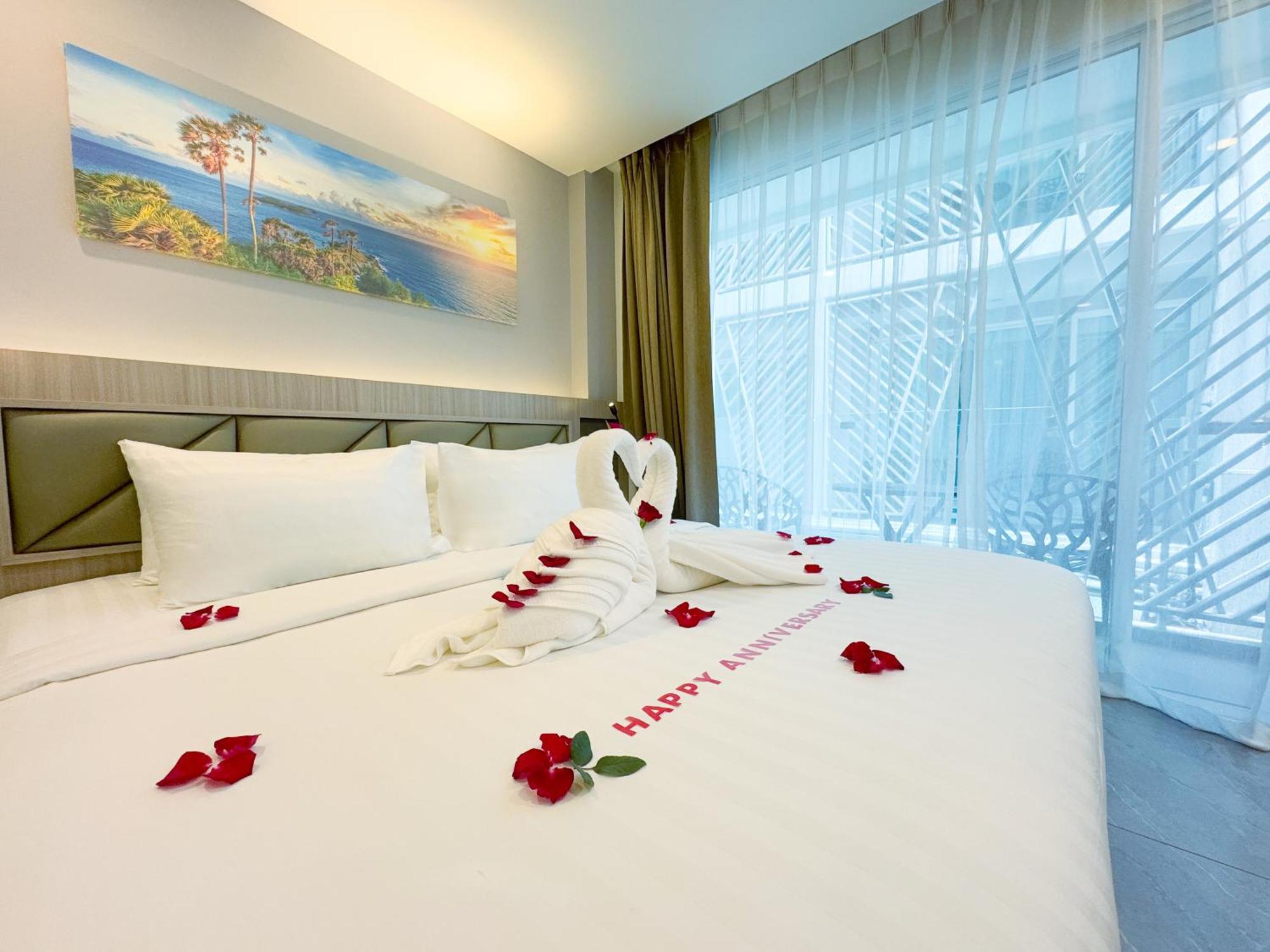 Clarian Hotel Beach Patong Zewnętrze zdjęcie
