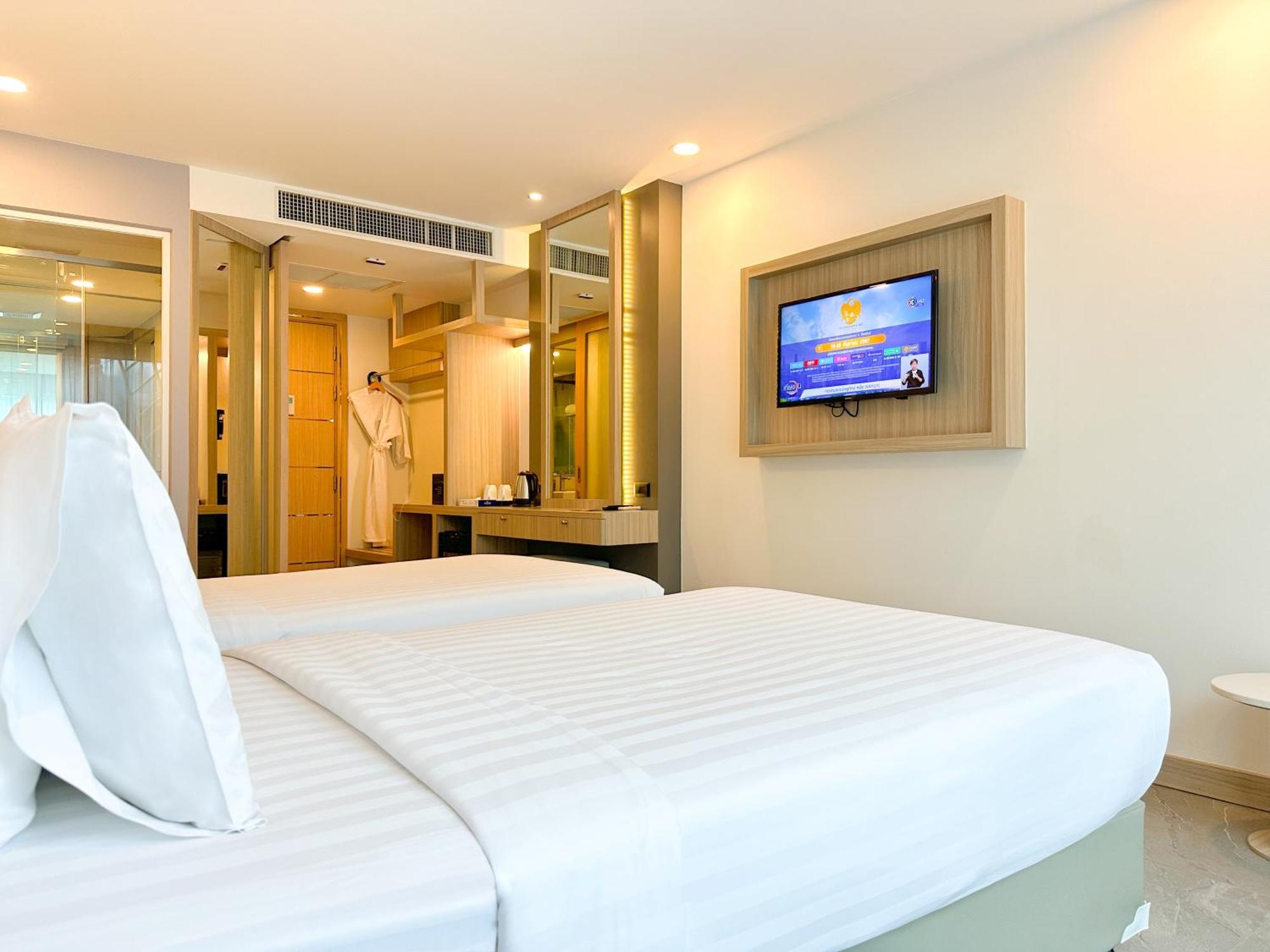 Clarian Hotel Beach Patong Zewnętrze zdjęcie