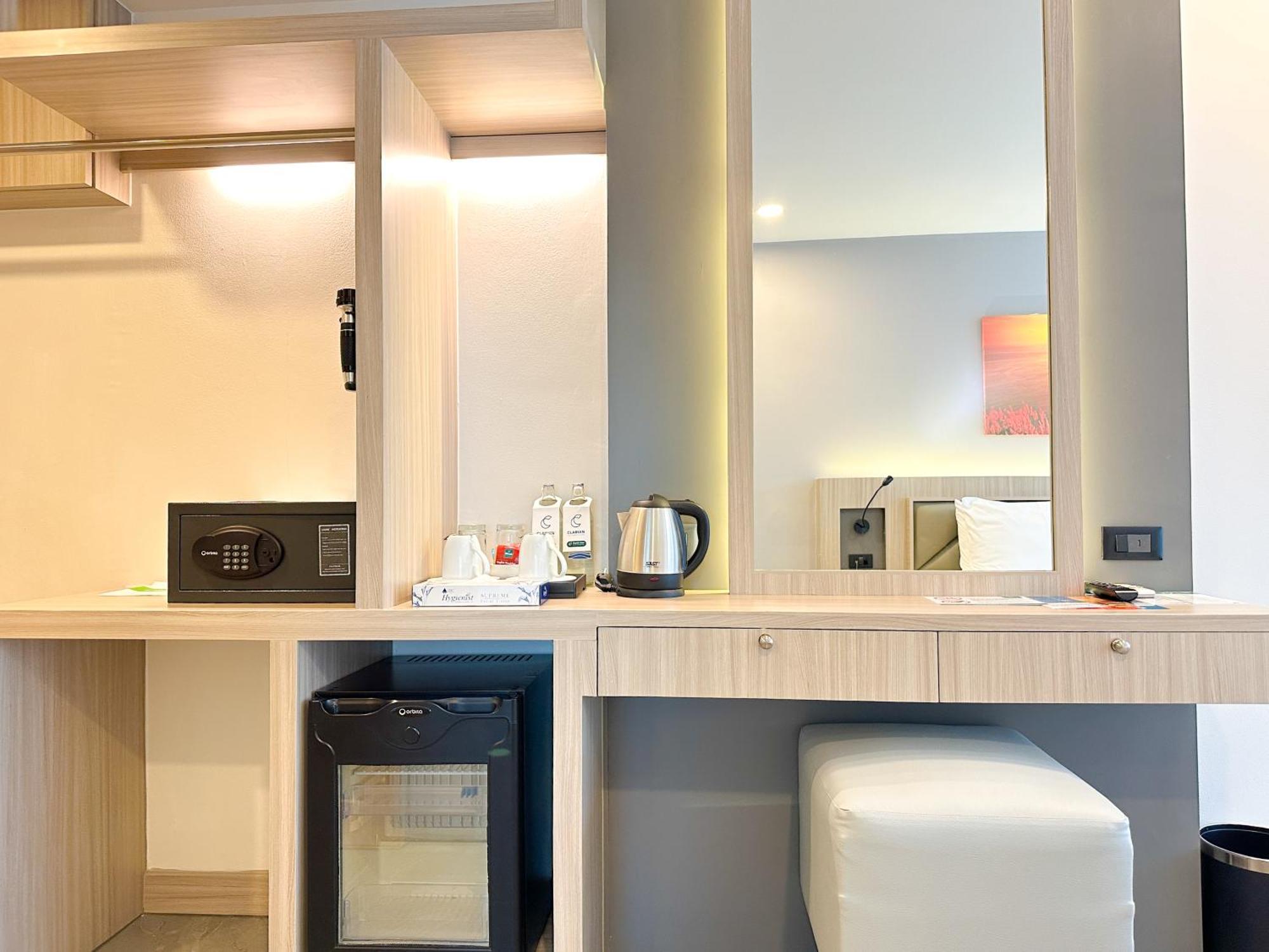 Clarian Hotel Beach Patong Zewnętrze zdjęcie