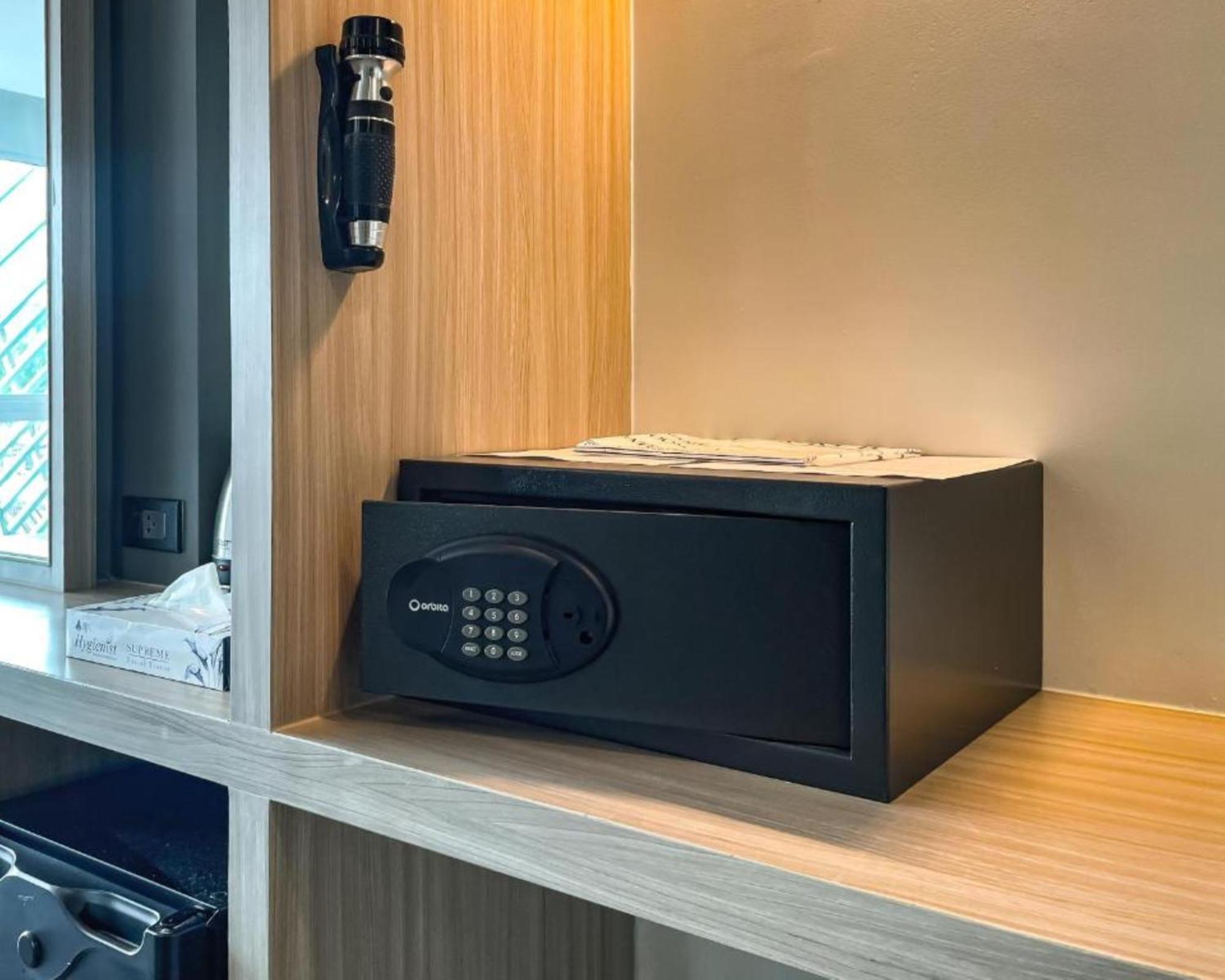 Clarian Hotel Beach Patong Zewnętrze zdjęcie