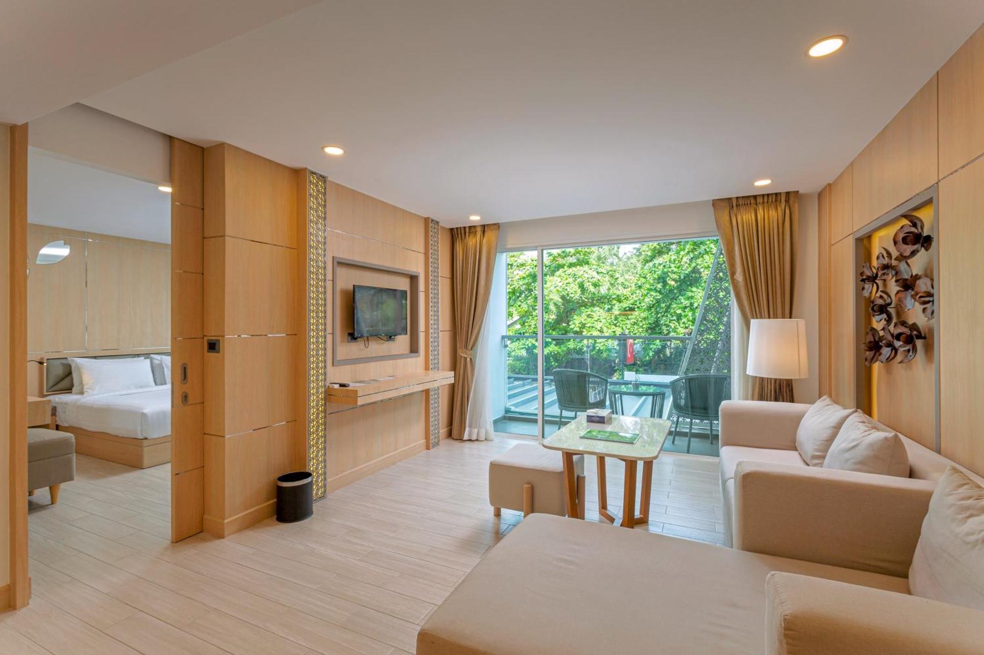 Clarian Hotel Beach Patong Zewnętrze zdjęcie